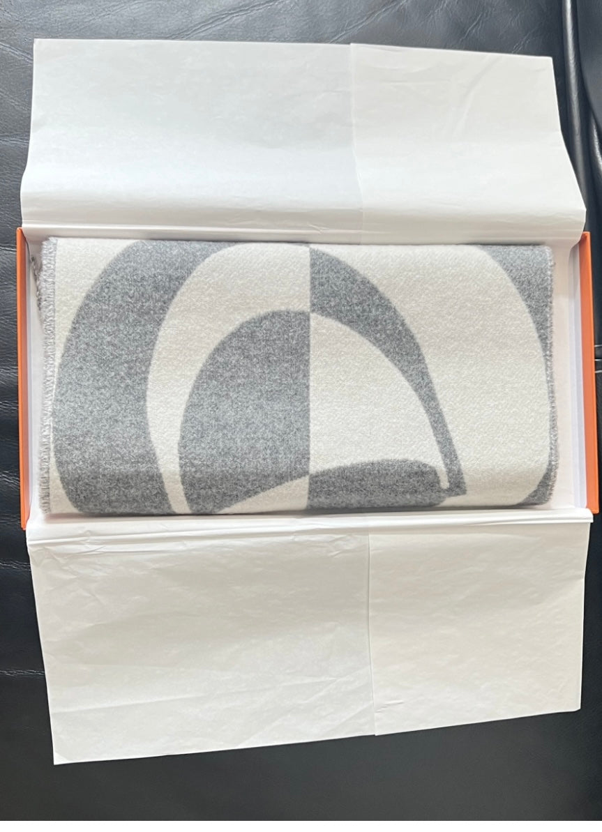 Hermes - Brand new cashmere scarf