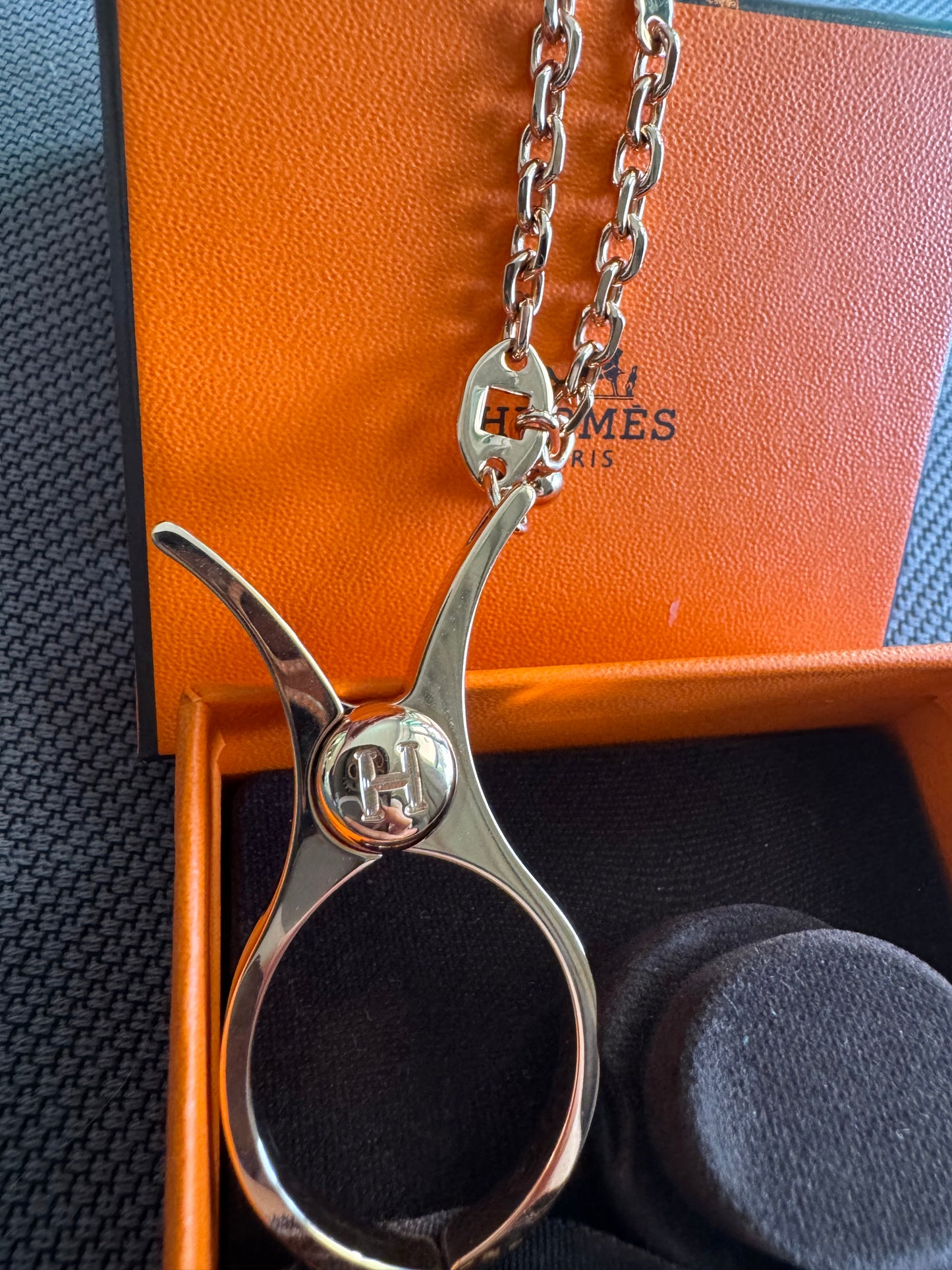 Hermes - Brand New glove clip