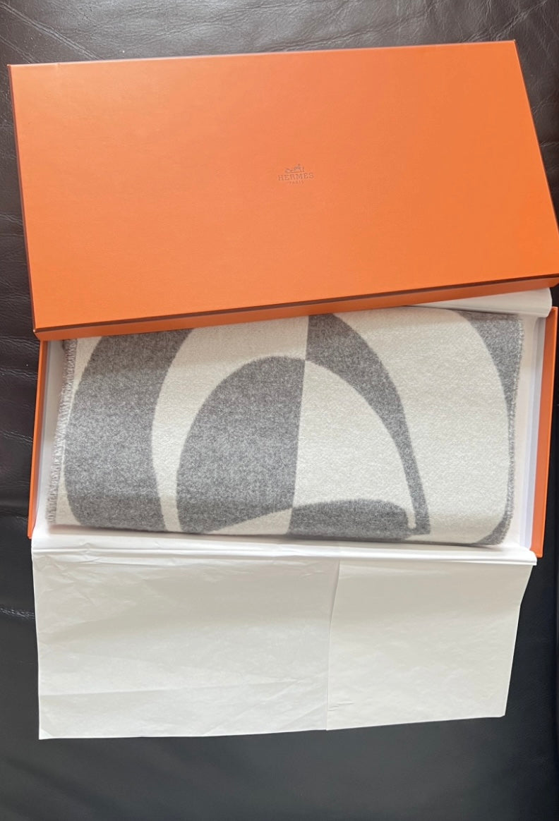 Hermes - Brand new cashmere scarf