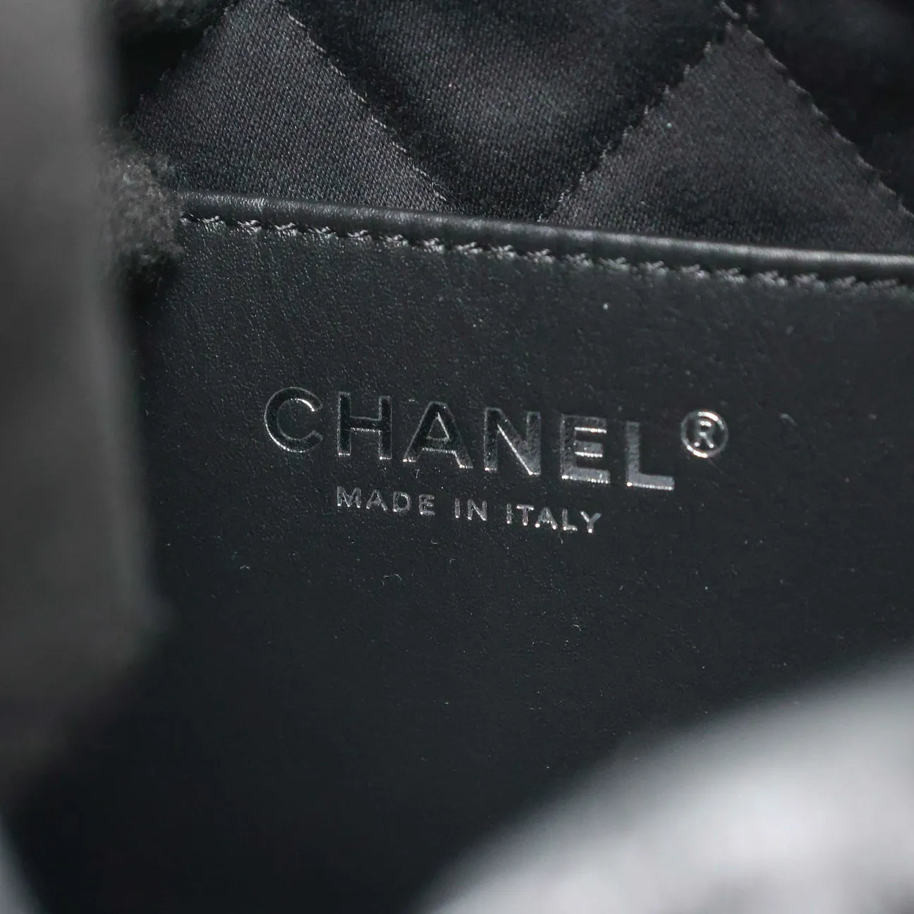Chanel - Chanel22 mini So Black