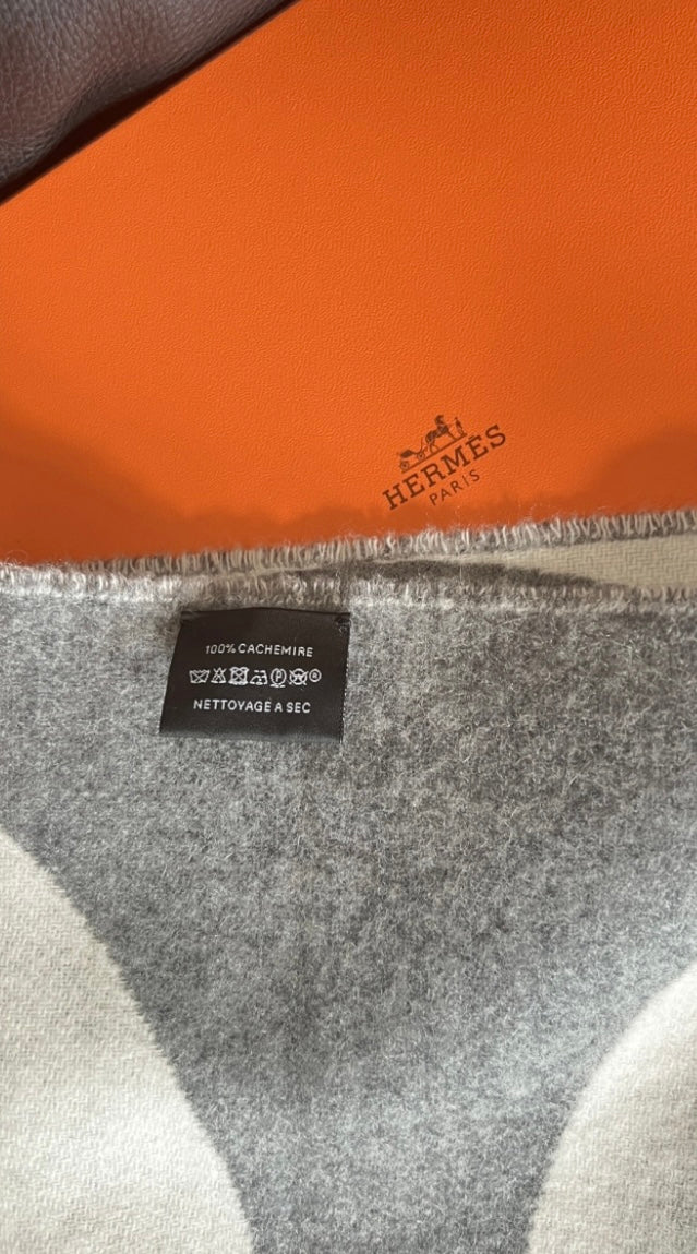 Hermes - Brand new cashmere scarf